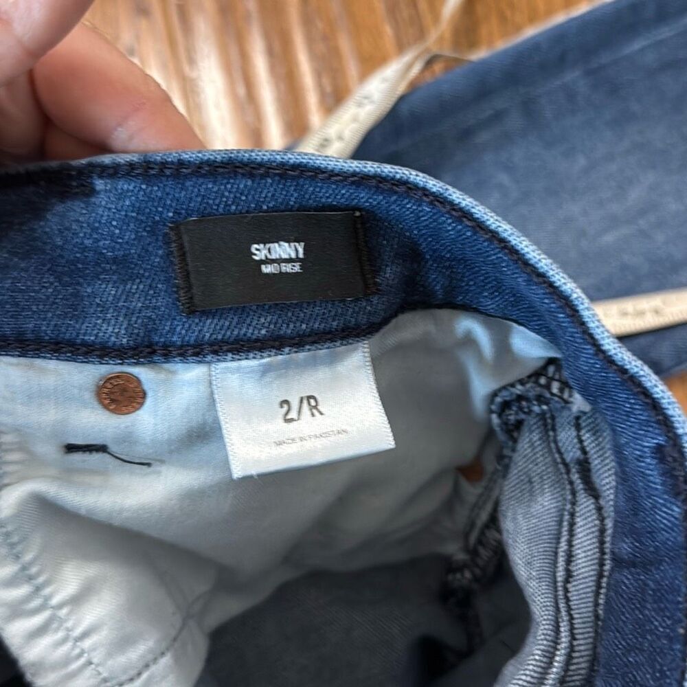 Express skinny mid rise button fly jeans size 2 - Picture 6 of 14